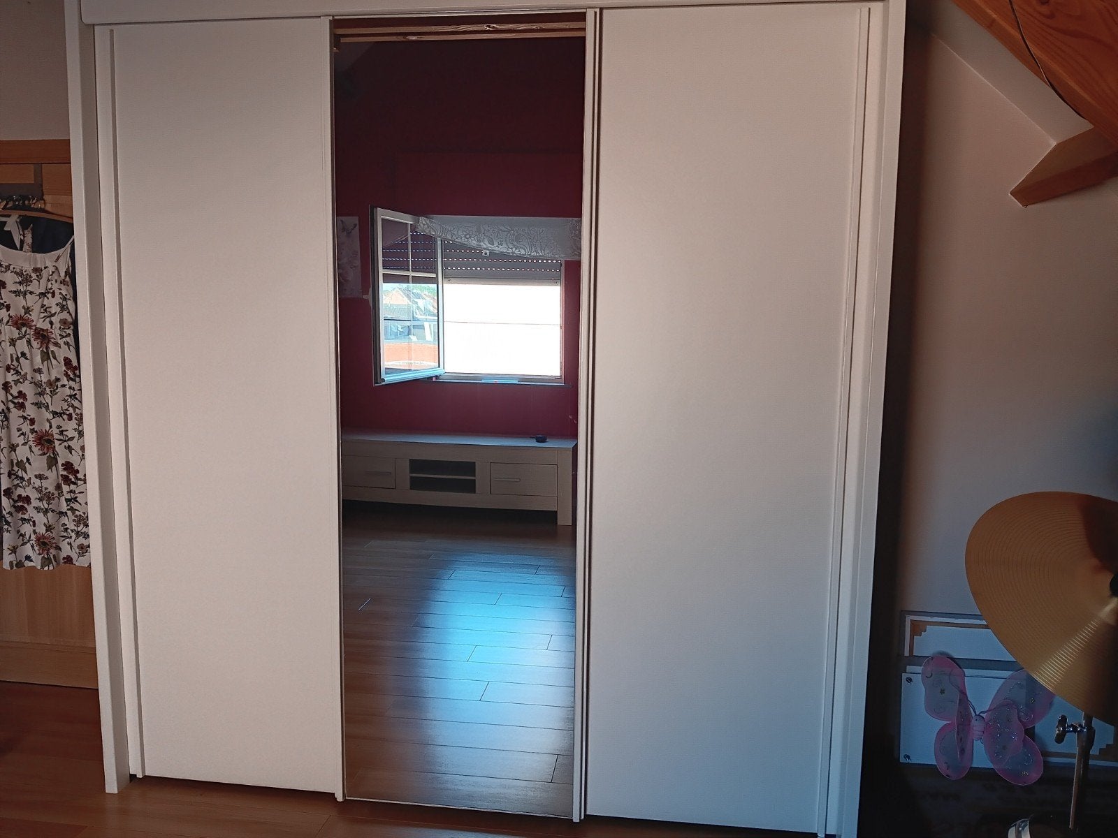 Grote witte kleerkast met spiegel te koop, Huis en Inrichting, Kasten | Kleerkasten, Ophalen, Met deur(en), Gebruikt, 200 cm of meer