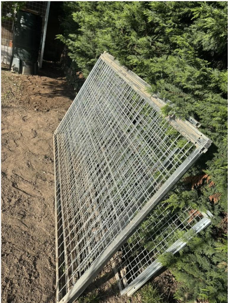 Verzinkte (gegalvaniseerde ) ijzeren roosters, Ophalen, Zo goed als nieuw, Aluminium