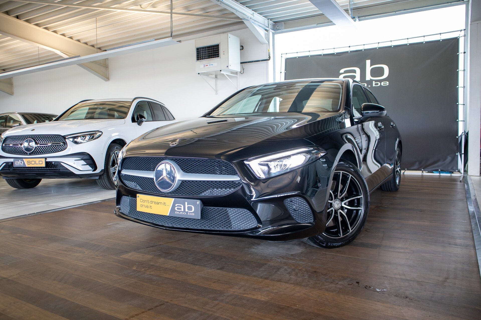 Mercedes-Benz A 250 A 250 e plug-inhybride, zetelverwarming, Auto's, 4 deurs, Zwart, 0 kg, Zwart
