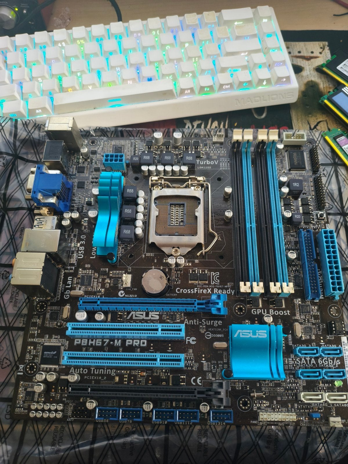 ASUS P8H67-M PRO Moederbord - LGA1155, DDR3, Computers en Software, Moederborden, Ophalen of Verzenden, DDR3