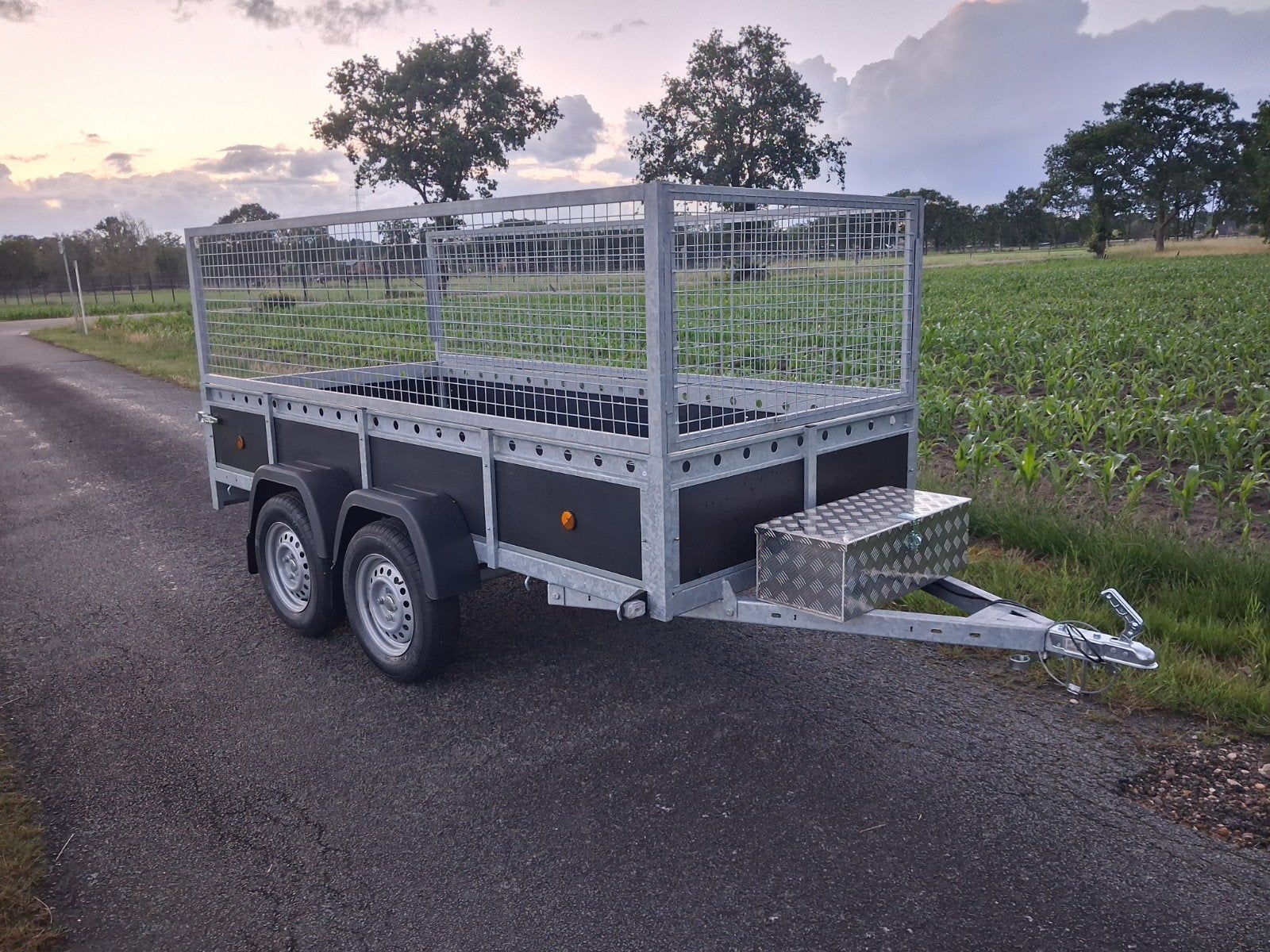 Aanhangwagen bakwagen 1,31 breed 3meter lang met loofrekken, Enlèvement