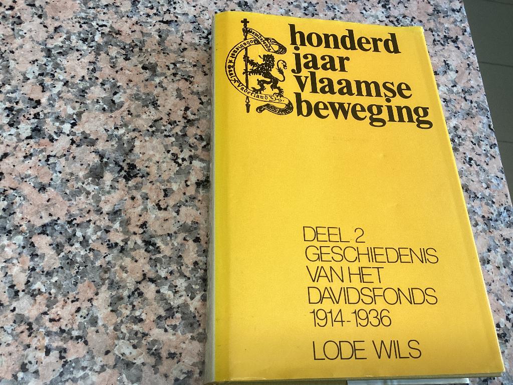 Honderd jaar Vlaamse Beweging. Deel 2 geschiedenis van, Ophalen of Verzenden, 20e eeuw of later, Gelezen