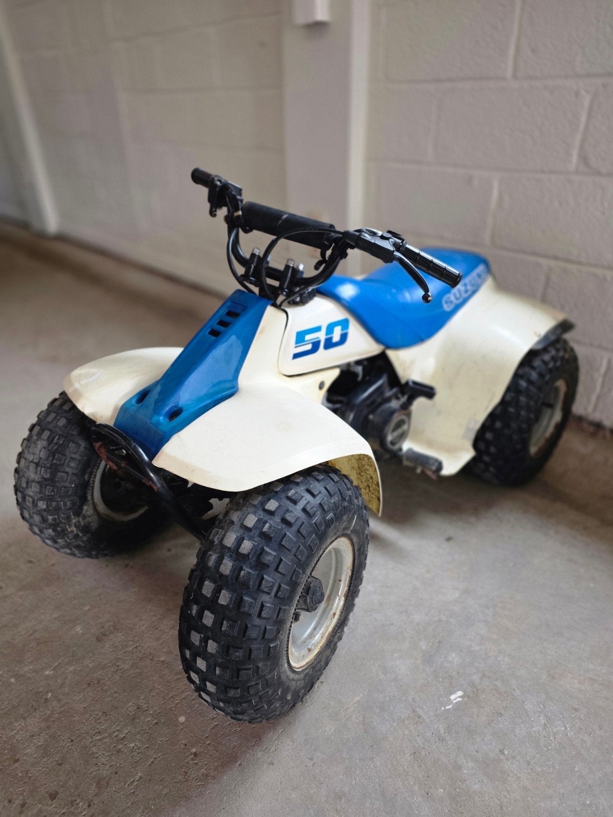 SUZUKI LT50, Motoren, Quads en Trikes
