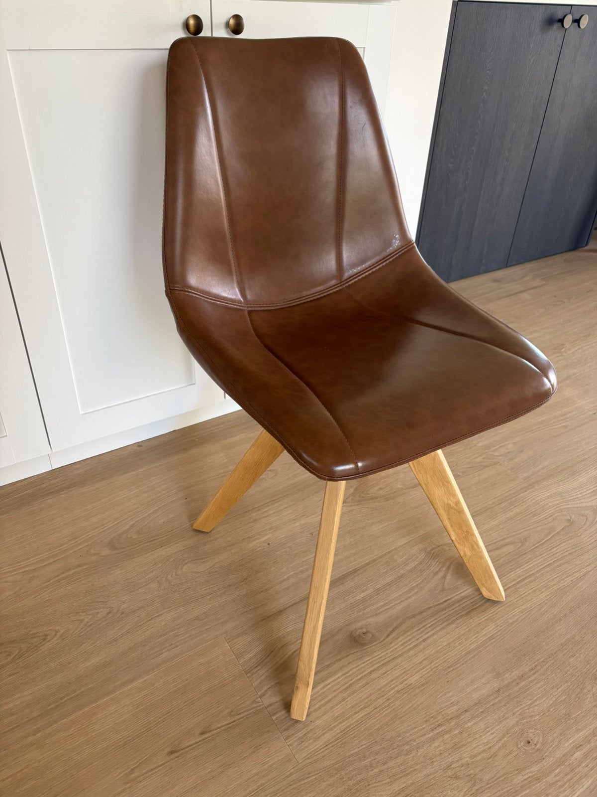 Stoelen massief eik onderstel, camel lederlook, Ophalen, Hout, Modern, landelijk, Bruin