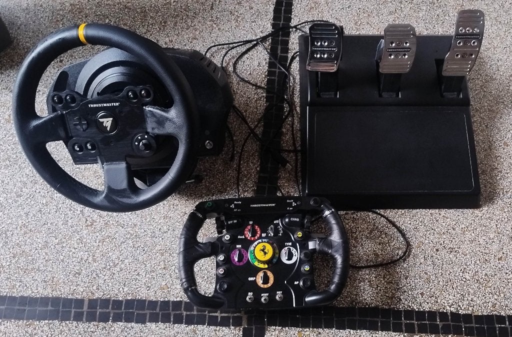 Thrustmaster TX Leather edition + Volant Ferrari F1 PC/XBOX, Consoles de jeu & Jeux vidéo, Volant de course, Enlèvement, Utilisé