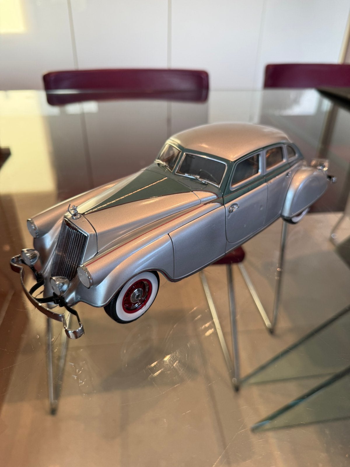 Pierce-Arrow Silver Arrow de 1933 par Signature Models, Hobby & Loisirs créatifs, Enlèvement ou Envoi, Comme neuf