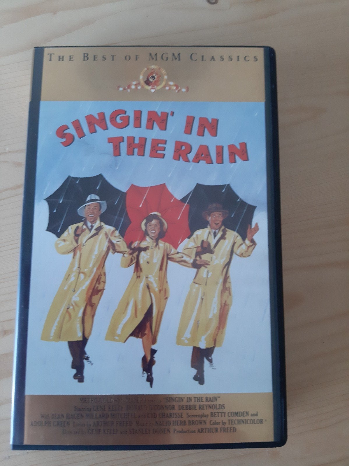 Cinq groupes VHS célèbres, Enlèvement ou Envoi, Anglais, VHS
