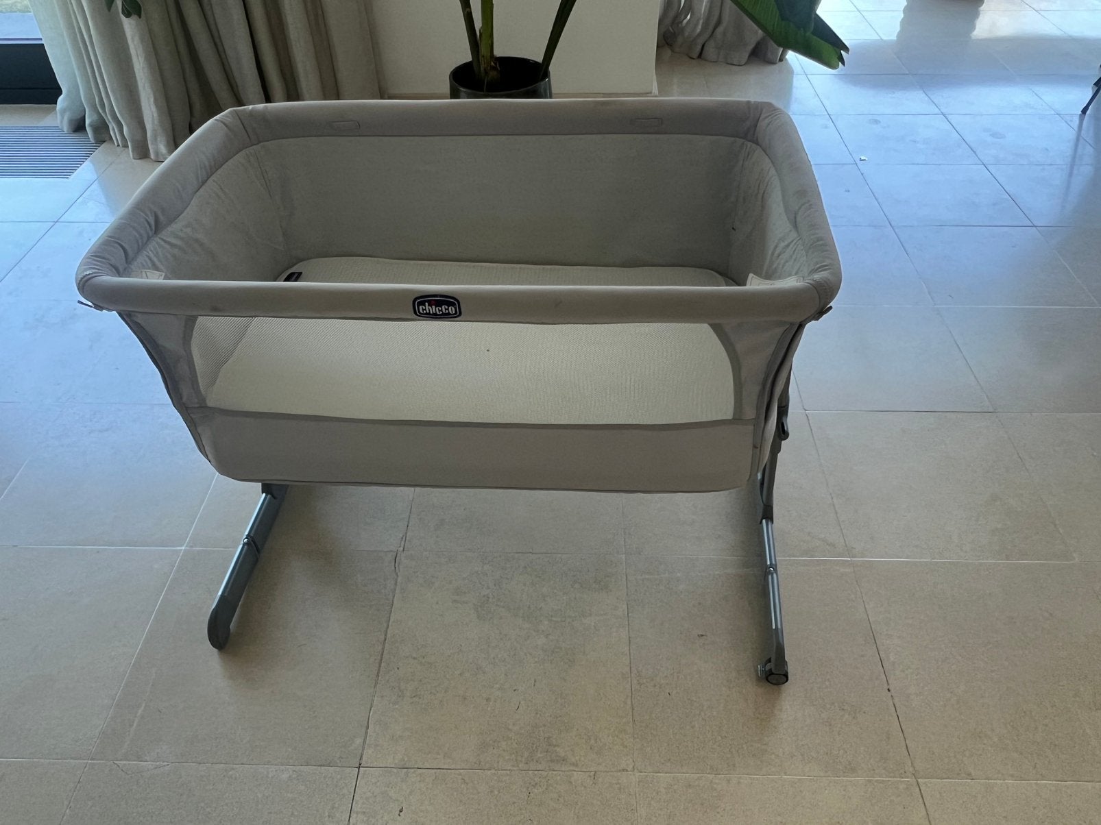 Chicco co-sleeper grijs, Kinderen en Baby's, Babywiegjes en Ledikanten, Ophalen, Zo goed als nieuw