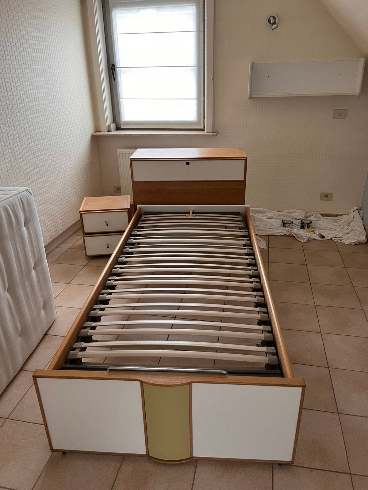Gratis bed (zonder de lattenbodem), Ophalen, Gebruikt