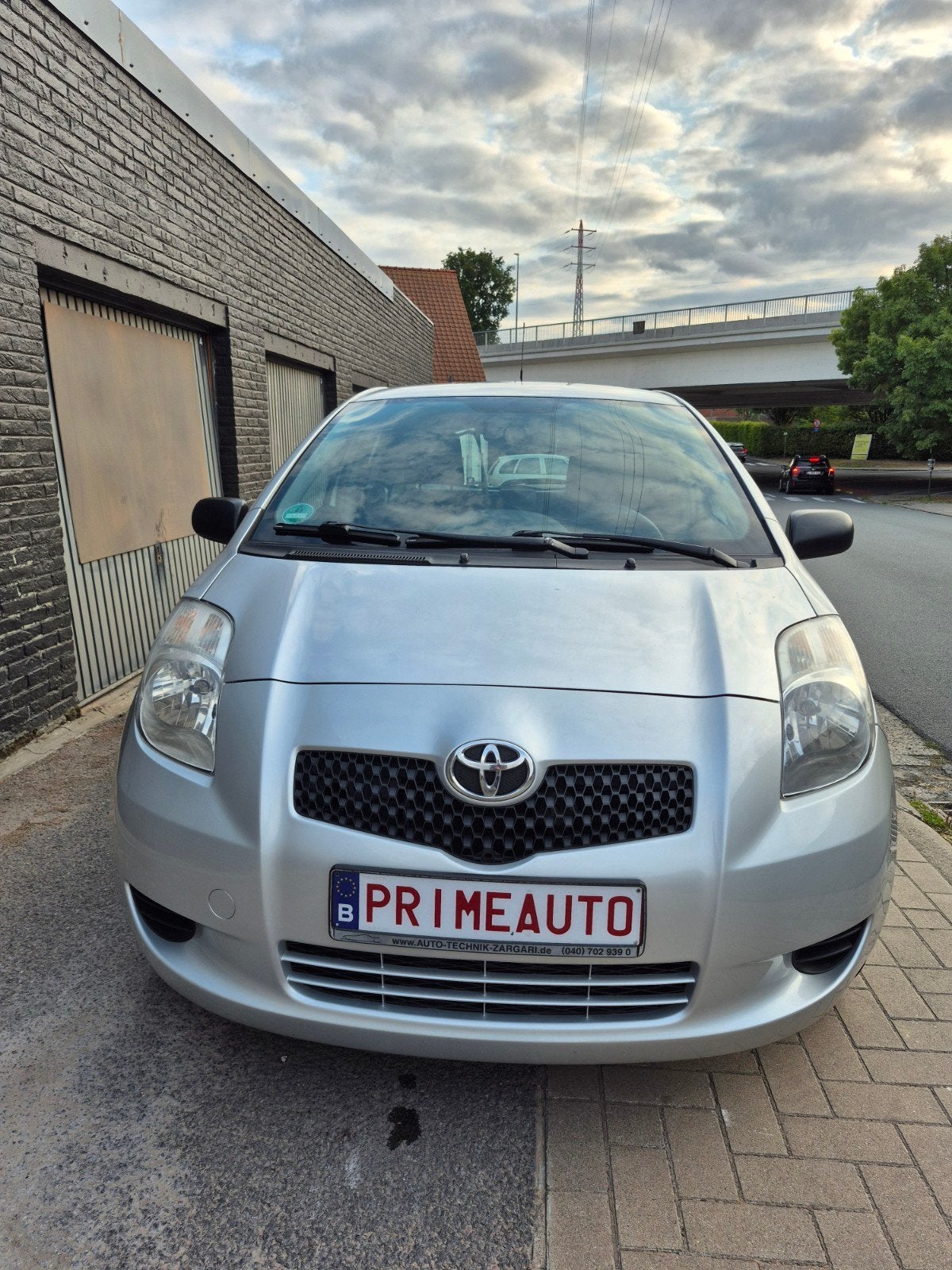 Toyota Yaris 1.3 Benzine, Autos, Argent ou Gris, Achat, 1298 cm³, Entreprise
