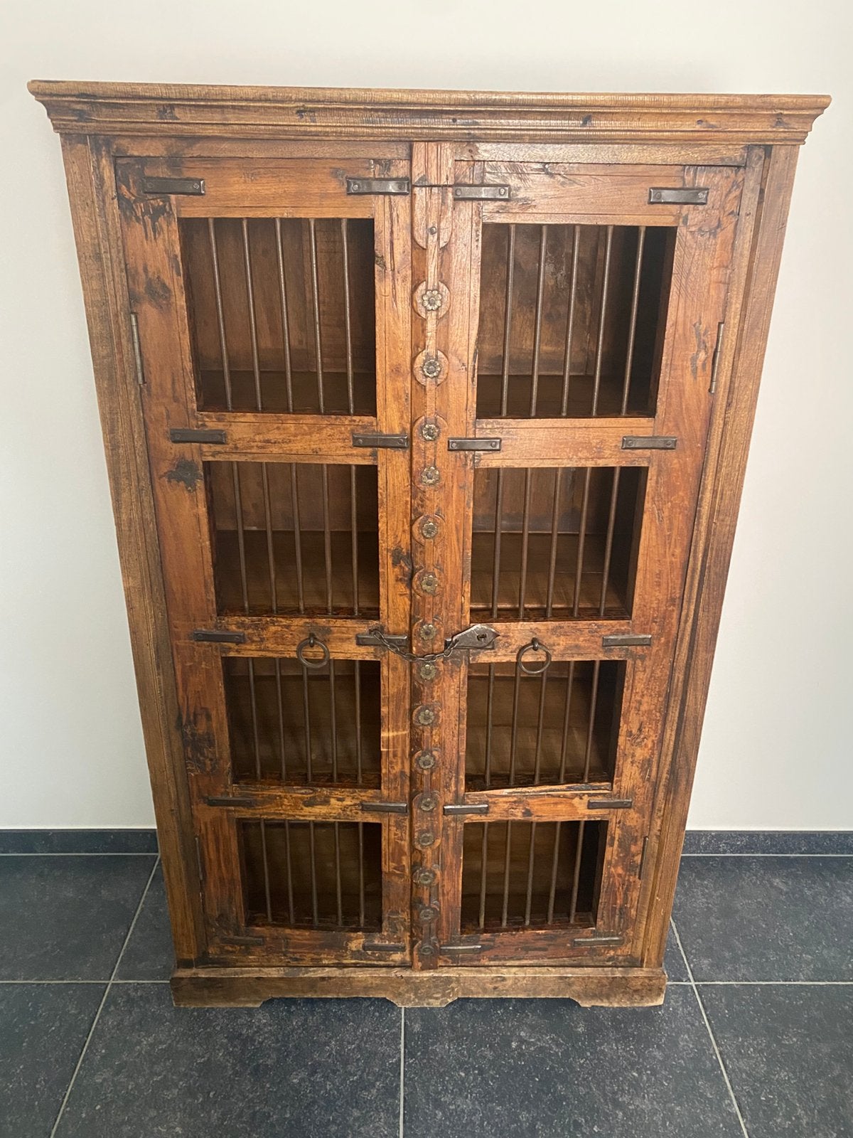 Indische kast met tralies, Ophalen, Zo goed als nieuw