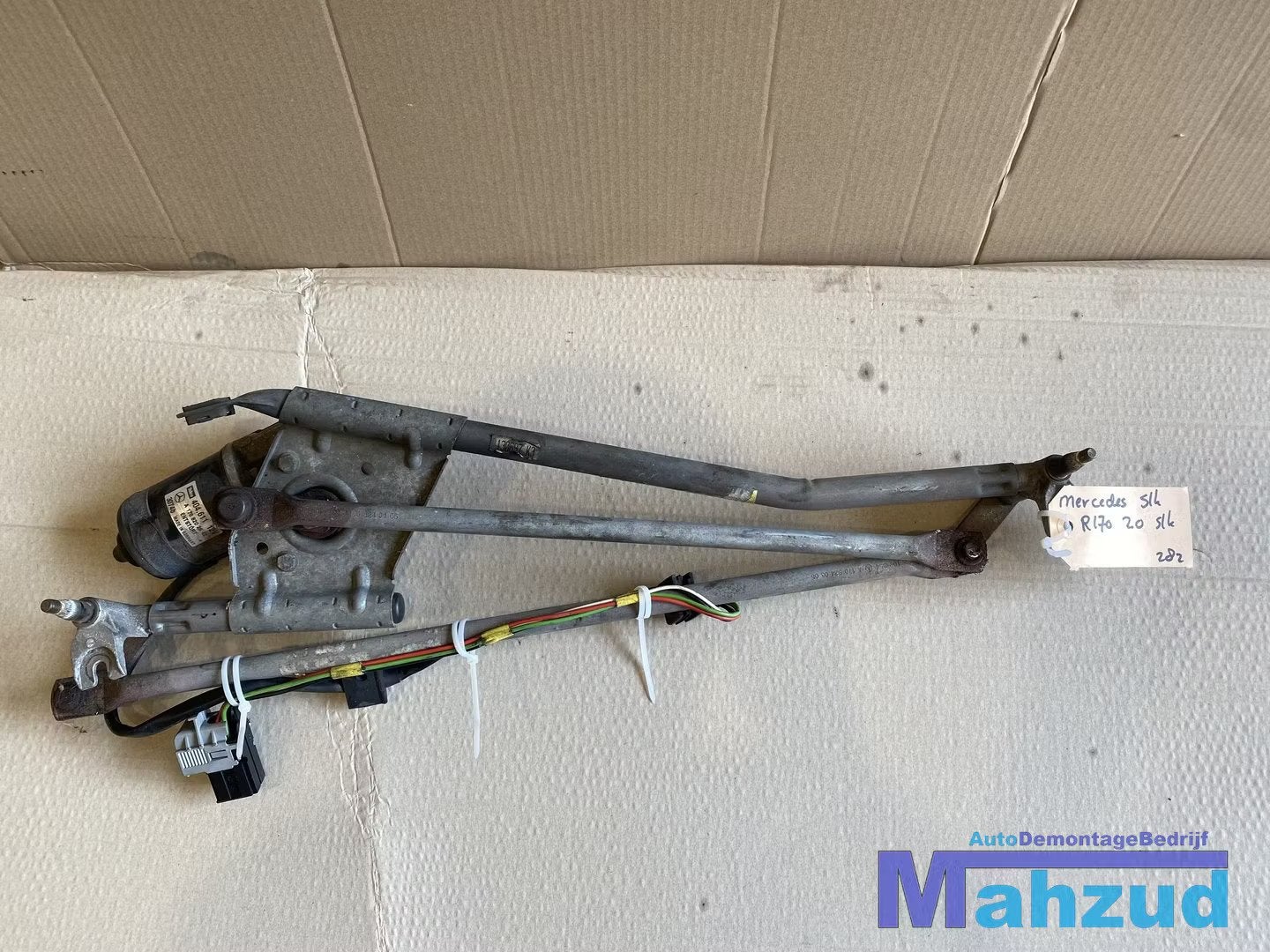 MERCEDES SLK R170 ruitenwissermotor A1708202642, Gebruikt, Mercedes-Benz AG, Mercedes-Benz, Mercedesstrasse 120
70372  Stuttgart, DE