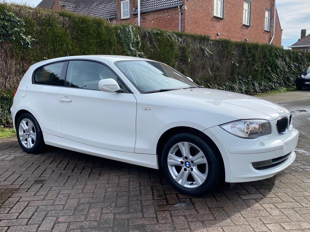 BMW 1-Reeks (E87) 116i 2.0 BENZINE 2010 EURO 5a, Auto's, BMW, Euro 5, 1 Reeks, Bedrijf, https://public.car-pass.be/vhr/ad31b769-b08b-4f8b-b29a-4bcad812cfec