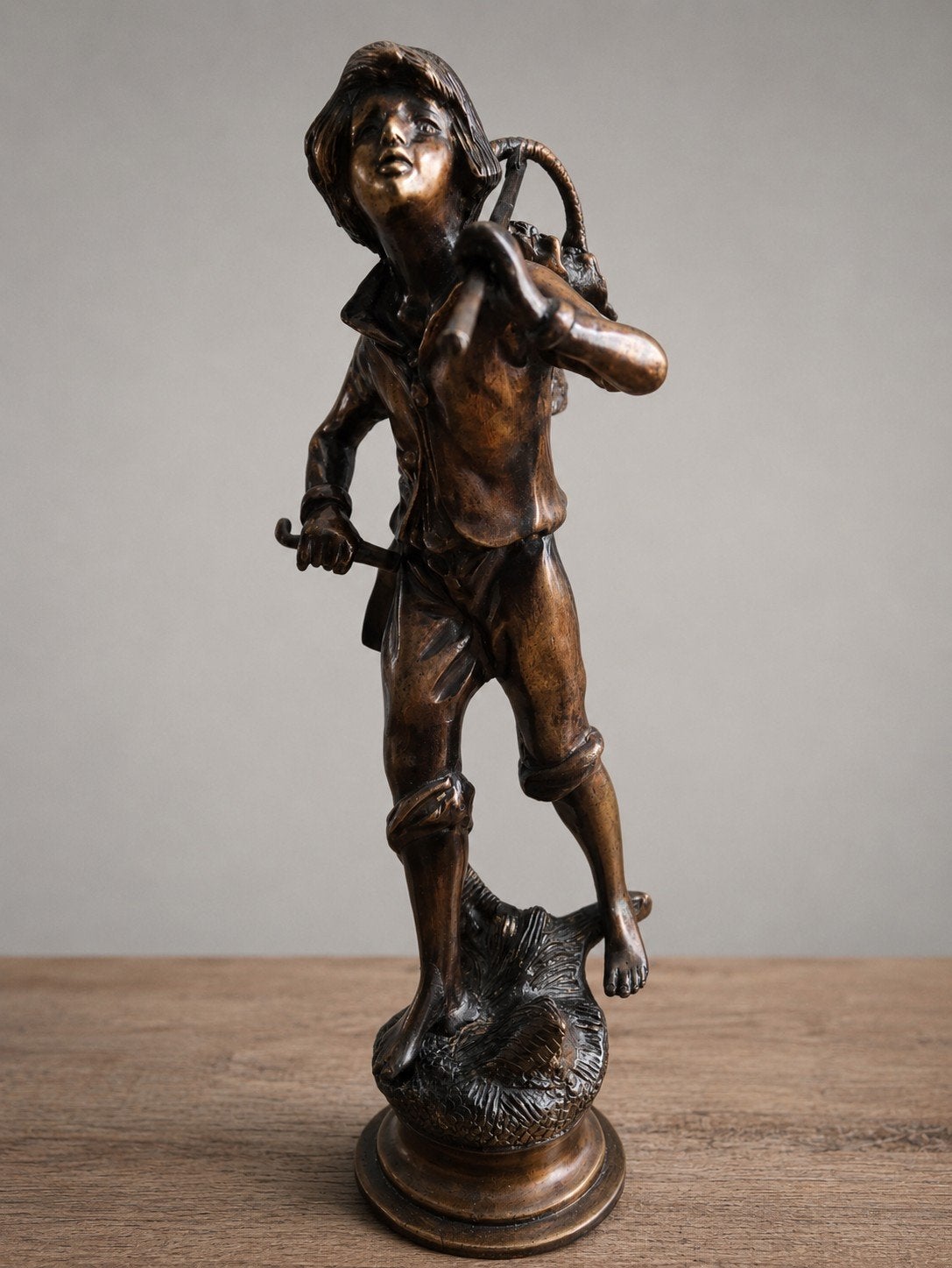 Antiek bronzen beeld 'Druivenplukker' (stijl Moreau) 39 cm, Statue, Doré, Patiné, Brons