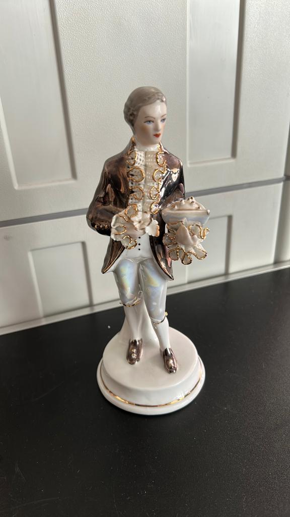 Vintage Volkstedt porseleinen beeldje – Duitse figurine, Enlèvement, Comme neuf
