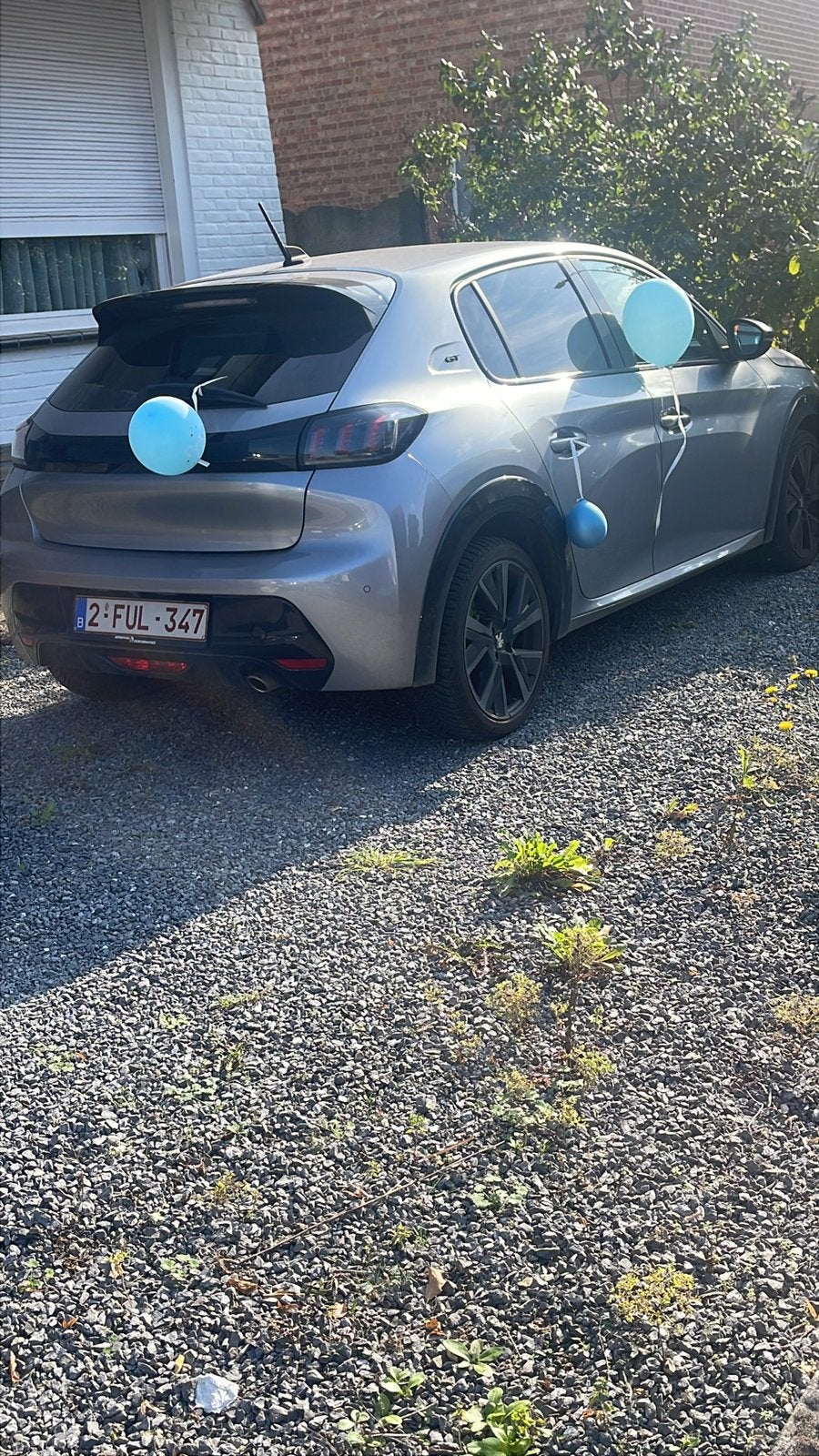 Peugeot 208 3023 met 4 winter banden zomer banden staan erop, Auto's, Leder en Stof, 5 zetels, 5 deurs, Particulier