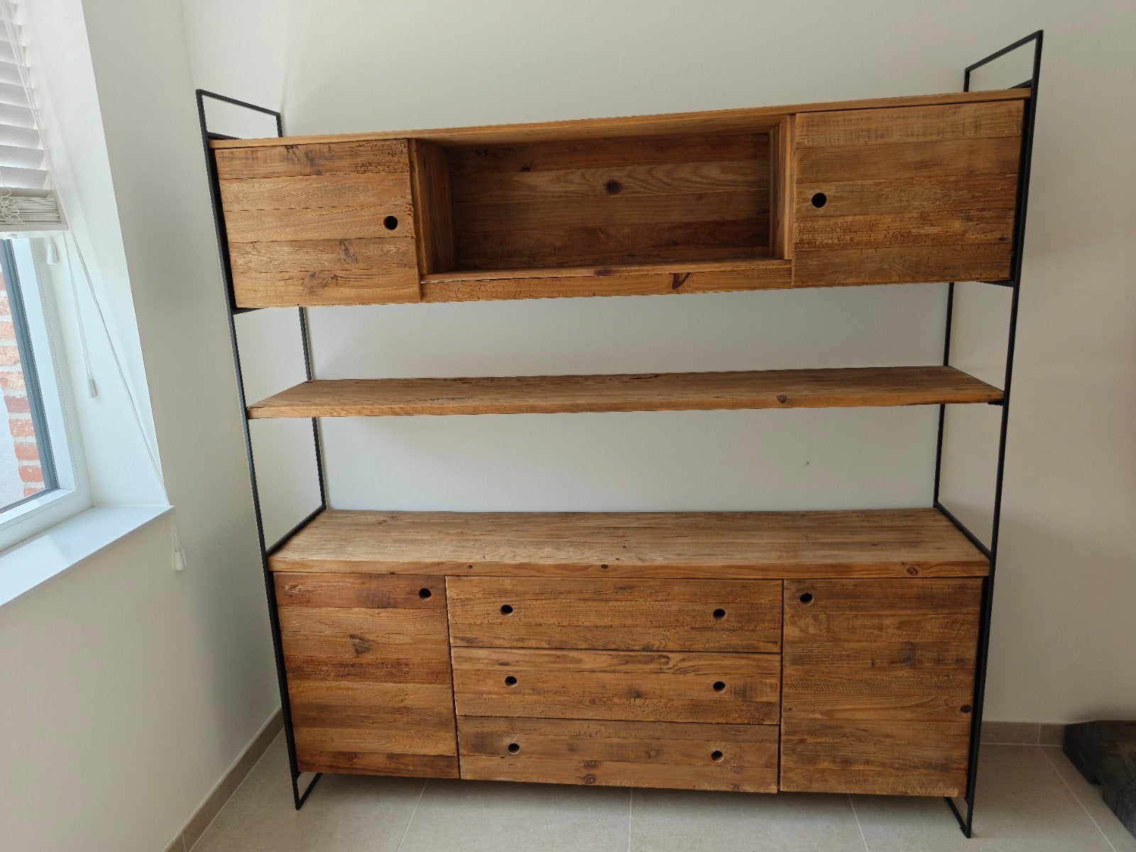 Massieve kast, Ophalen