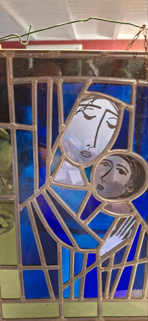 Glas-in-lood glasraam Maria met kind, Ophalen