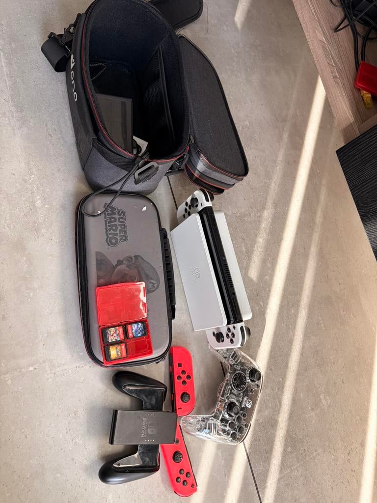 Nintendo switch oled, Games en Spelcomputers, Ophalen of Verzenden, Zo goed als nieuw