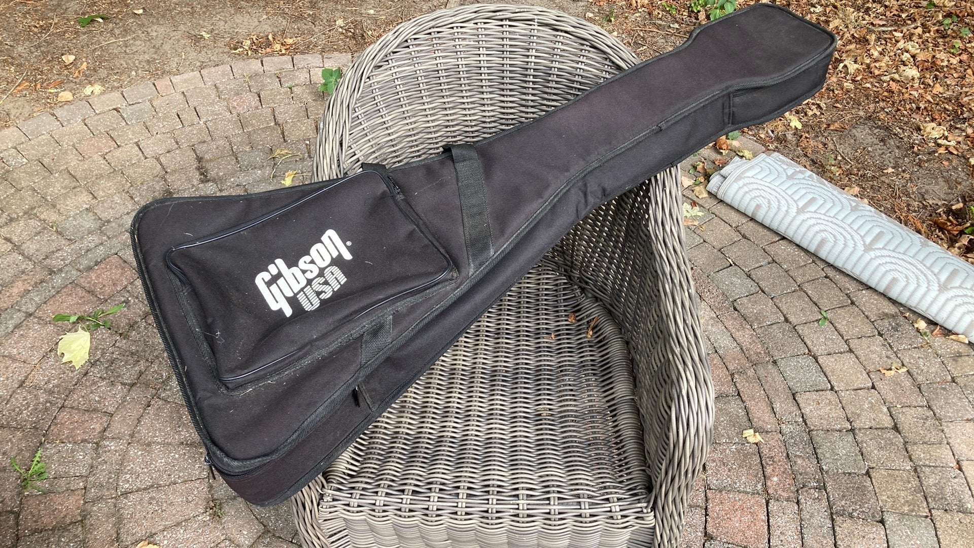 Originele Gibson USA Gitaartas / Gig Bag – Voor Flying V, Muziek en Instrumenten, Ophalen, Zo goed als nieuw