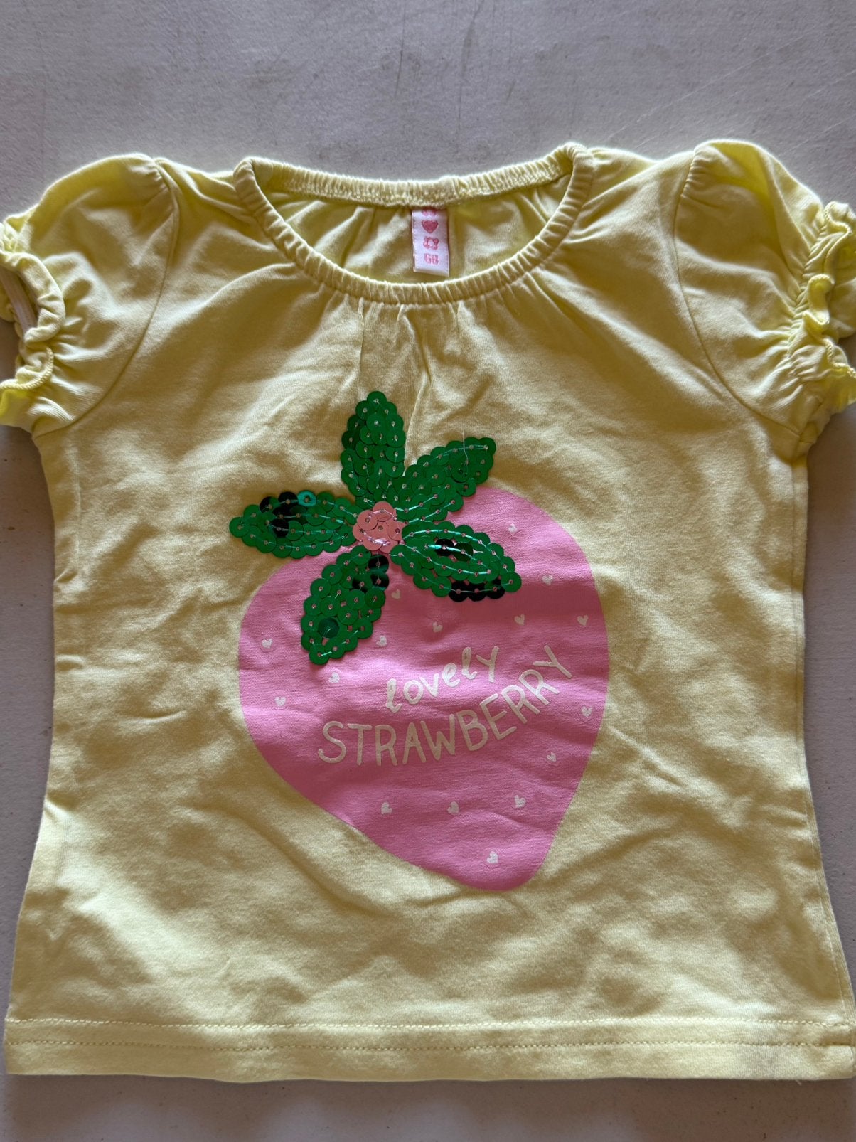 Joli t-shirt d'été en parfait état (68), Enlèvement, Comme neuf, Fille
