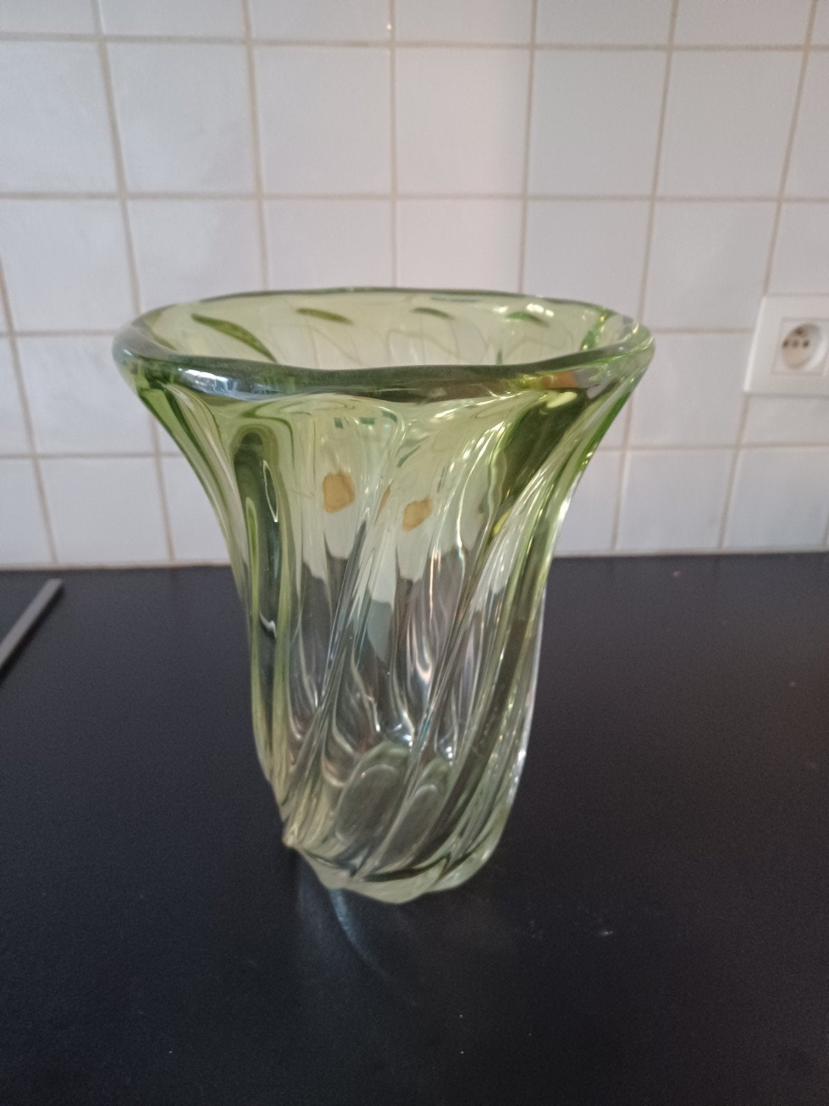 vase en cristal torsade ver val saint Lambert  années 50, Huis en Inrichting, Woonaccessoires | Vazen, Ophalen, Overige kleuren