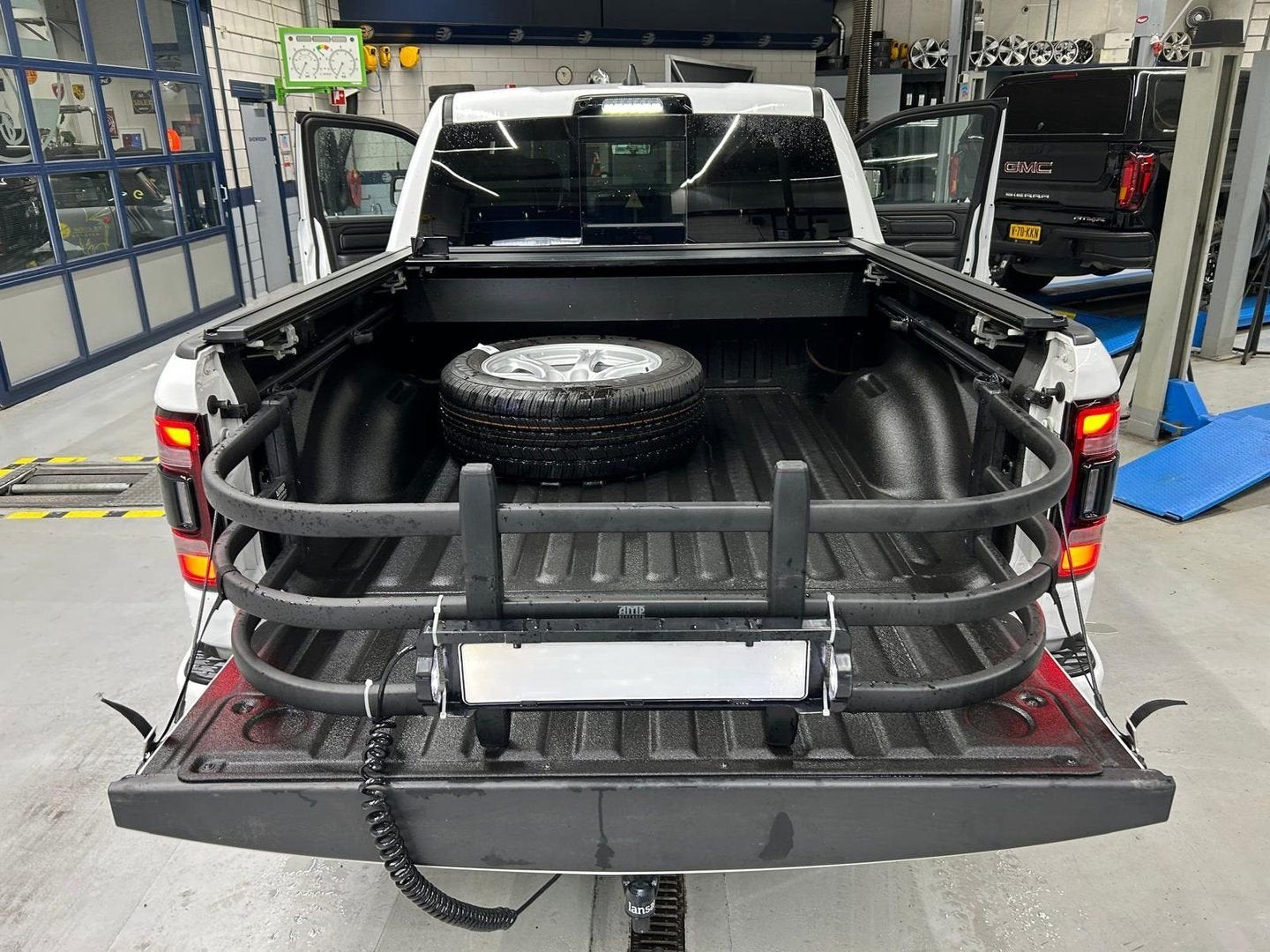 Bed extender Dodge Ram 1500 met kentekenhouder, Ophalen, Gebruikt, -, -