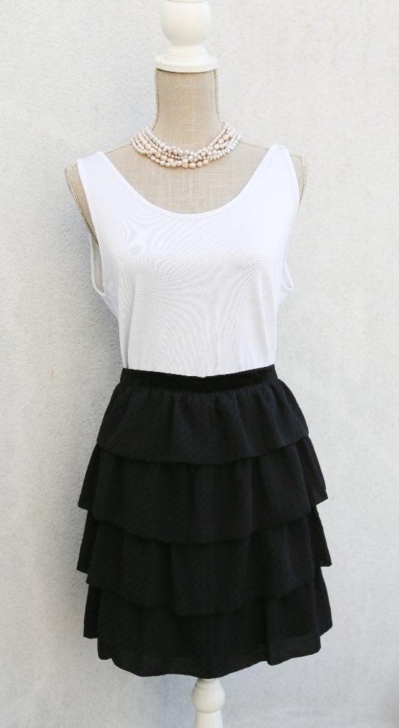 Leuke zwarte rok van Massimo Dutti T36, Kleding | Dames, Rokken, Massimo Dutti, Zwart, Ophalen of Verzenden, Zo goed als nieuw