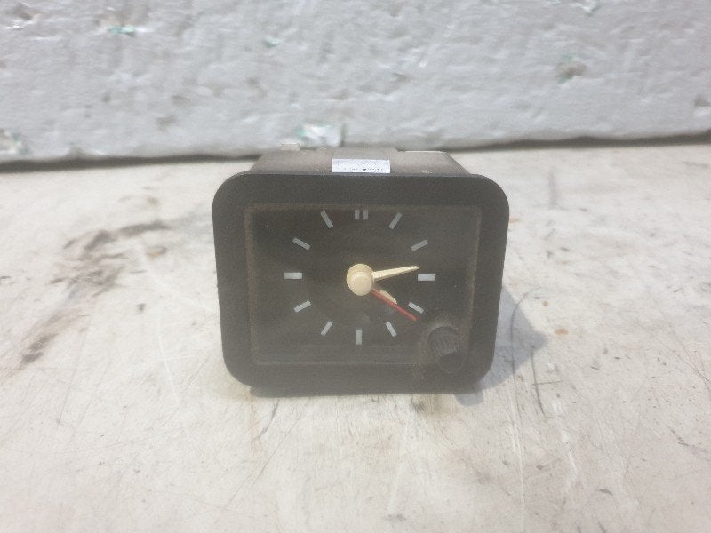 HORLOGE Ford Sierra I (01-1982/02-1987) (83bbp-15000-b2b), Henry-Ford-Straße  1
50735  Köln, DE, Ford-Werke GmbH, Kunden@ford.com