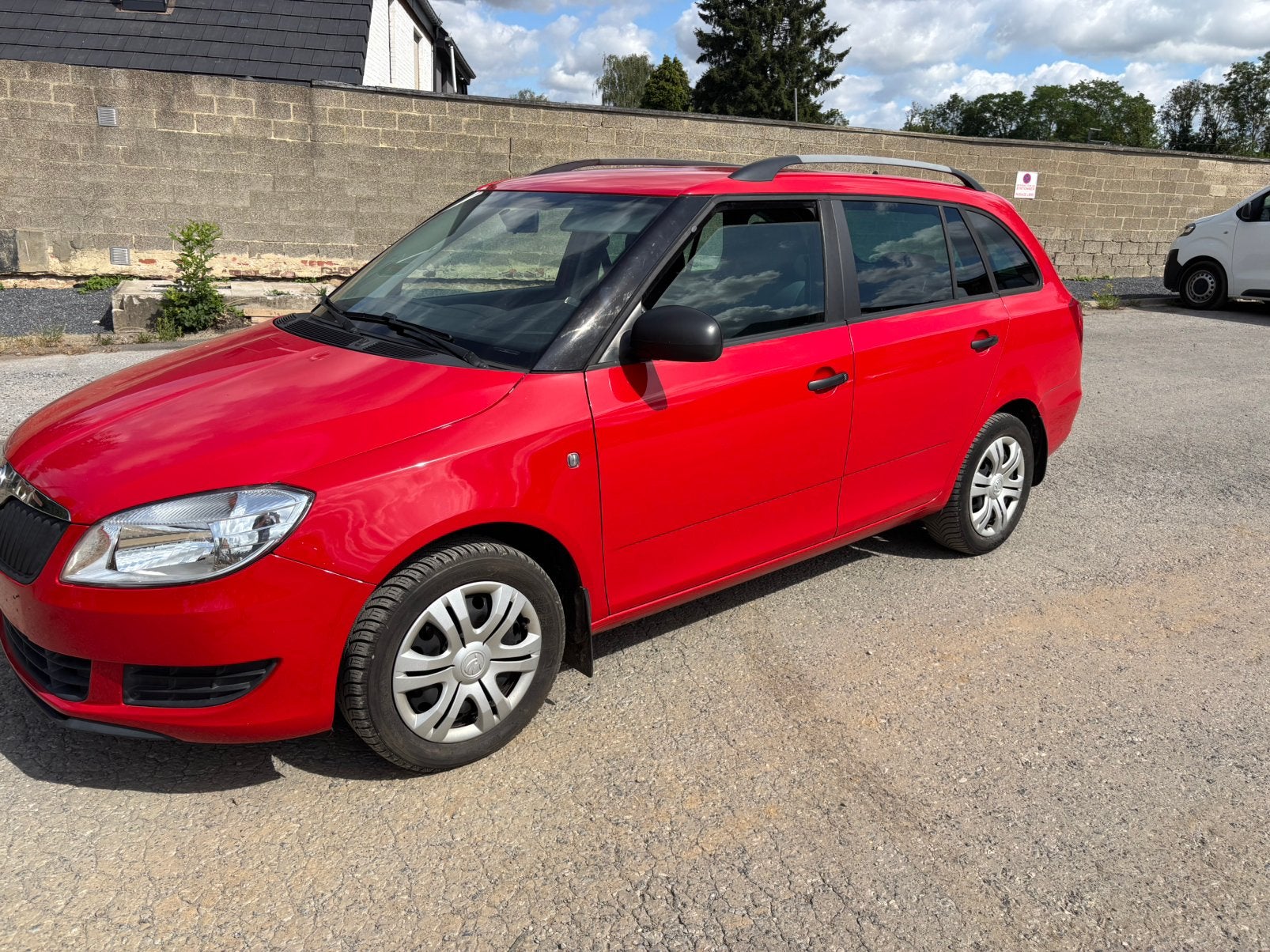 skoda fabia break 12i 2014 (44kw) 87MKM AVEC CT ET CAR PASS, Autos, Skoda, Rouge, Euro 5, Achat, Boîte manuelle