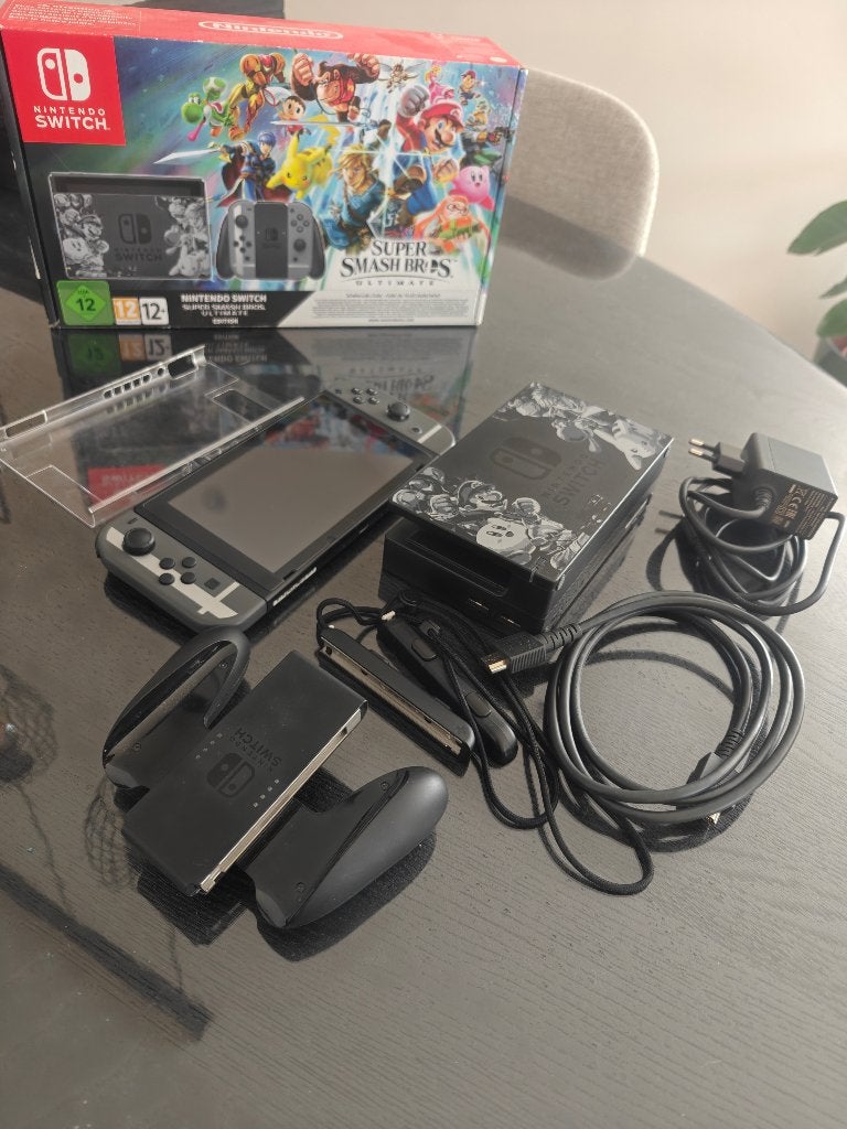 Nintendo Switch (Super Smash Bros editie), Ophalen, Zo goed als nieuw, Met 2 controllers, Switch Original