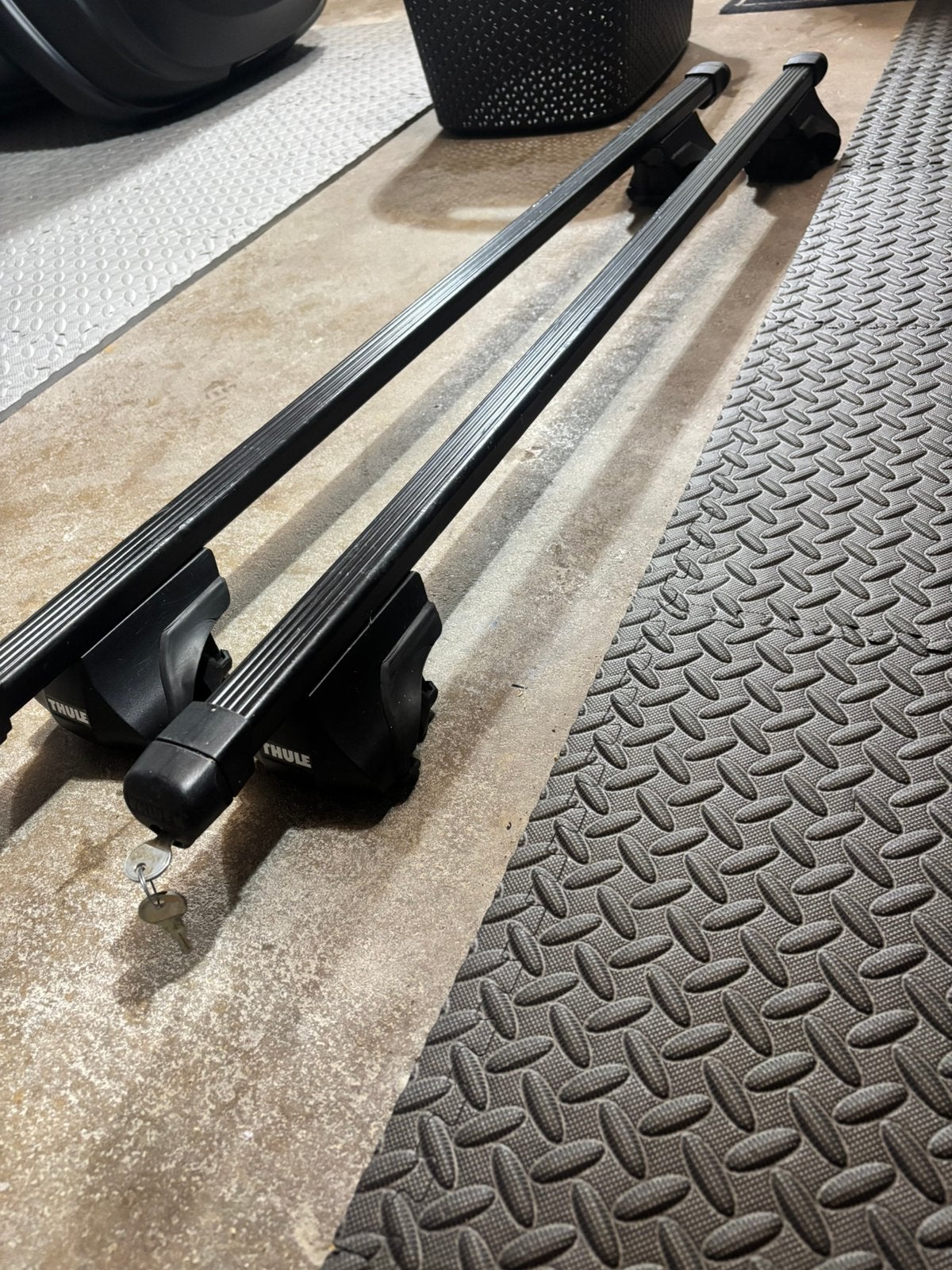 THULE universele dakdragers met 2 sleutels, Auto diversen, Dakkoffers, Ophalen, Zo goed als nieuw