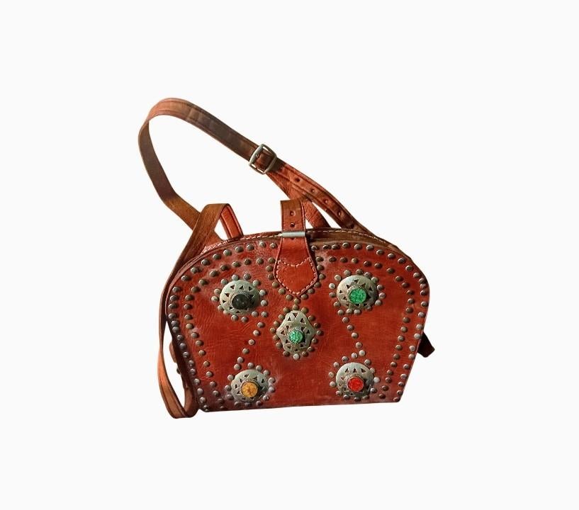 Vintage leren tas uit de jaren 70 met zeer zeldzame edelstee, Handtassen en Accessoires, Tassen | Damestassen, Handtas, Rood, Ophalen of Verzenden