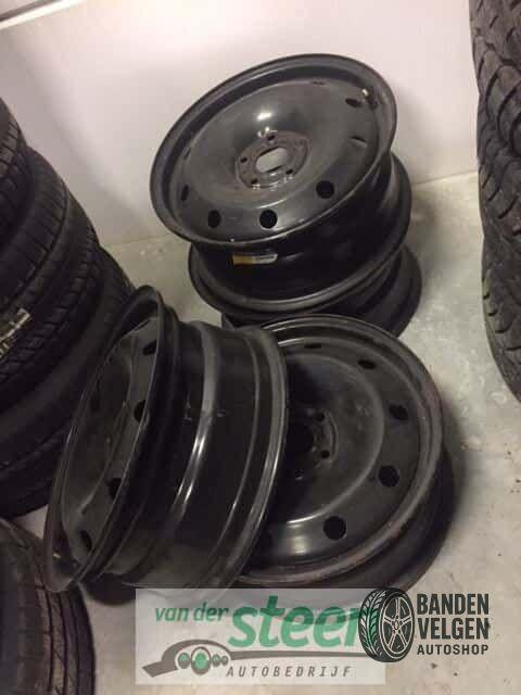 Mercedes Citan Renault Kangoo 4 x Stalen velgen Steek 5 x 10, Auto-onderdelen, Banden en Velgen, Gebruikt, Velg(en), -, -