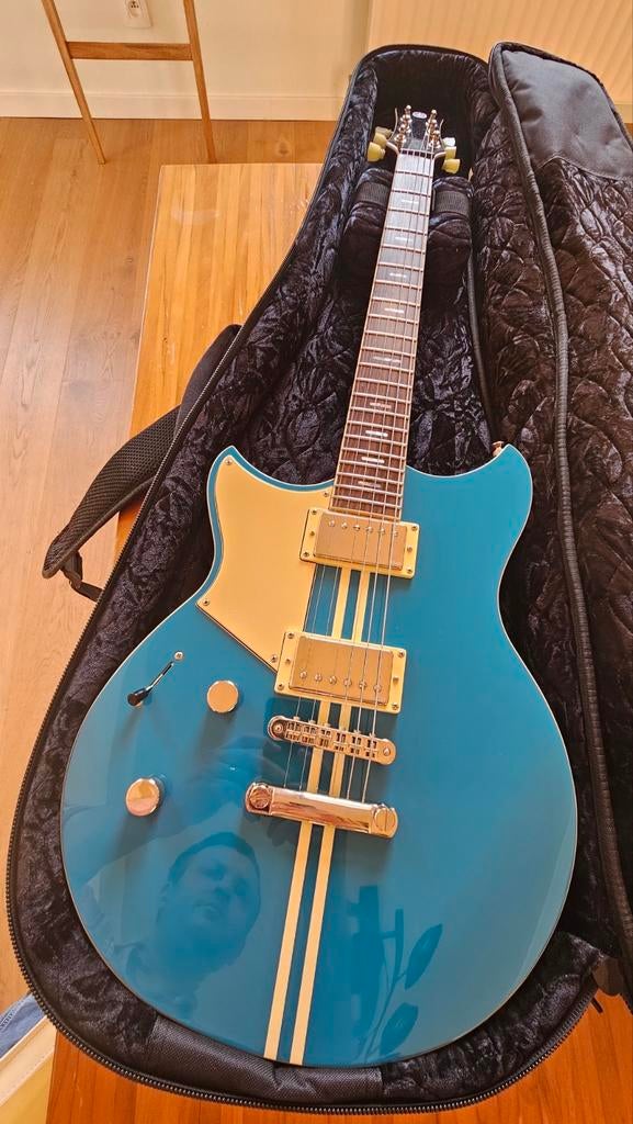 Linkse elektrische gitaar Yamaha in onberispelijke staat., Met versterker, Zo goed als nieuw, Solid body, Ophalen