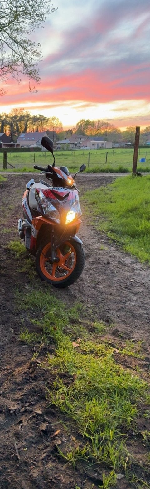 Scooter b klasse 50cc Honda repsol 45km/h, Fietsen en Brommers, Scooters | Overige merken, Ophalen, Benzine, 50 cc, Klasse B (45 km/u)