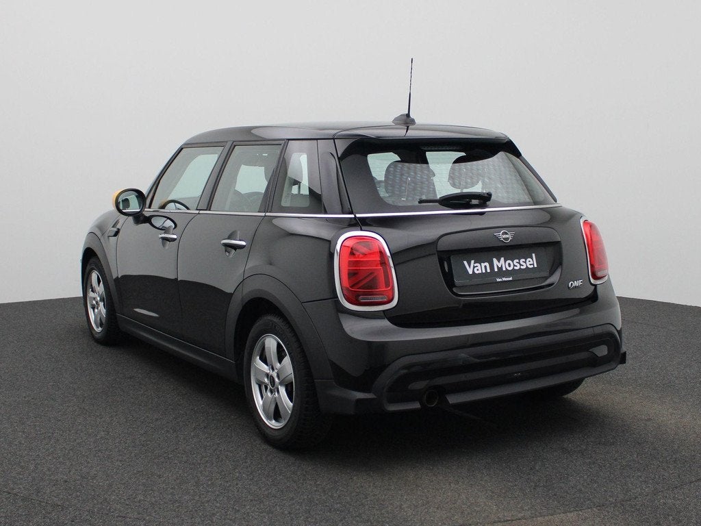 Mini Mini 5 door One, Voorwielaandrijving, 75 kW, Stof, Zwart