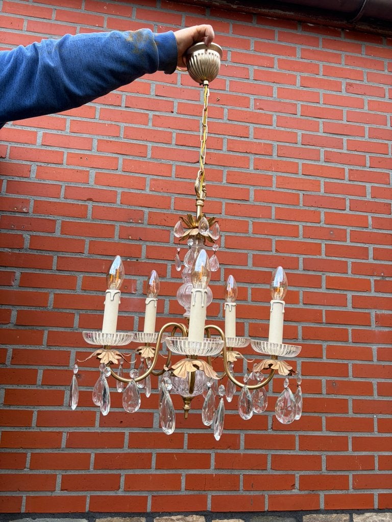 Klassieke kristallen kroonluchter, Ophalen