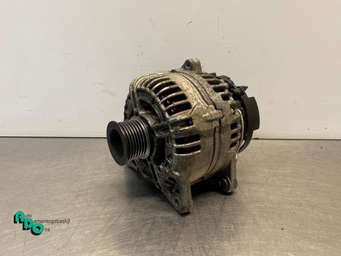 Dynamo van een Opel Movano (Movano 00-), Gebruikt, -, -, Opel