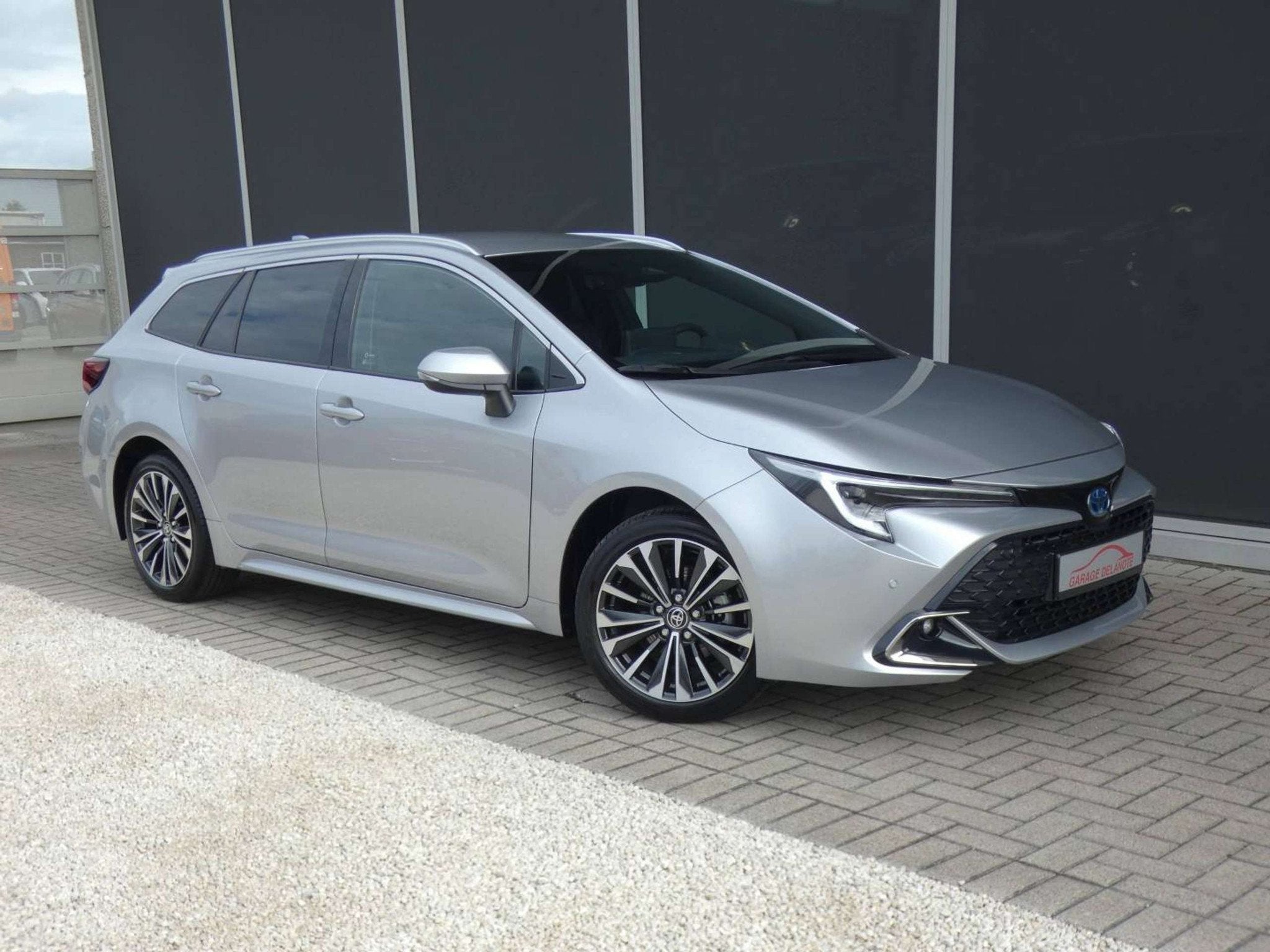 Toyota Corolla 1.8 Hybrid STYLE+TECH PACK 140pk +Elektrische, Autos, Argent ou Gris, Entreprise, Corolla, Noir