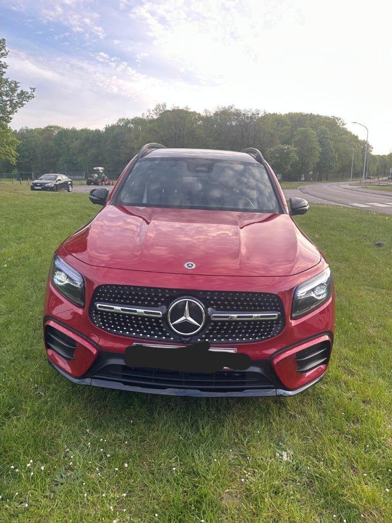 Mercedes GLB 180 AMG Line, Auto's, Mercedes-Benz, Particulier, GLB, Head-up Display, Benzine, 4 deurs, Automaat, Rood
