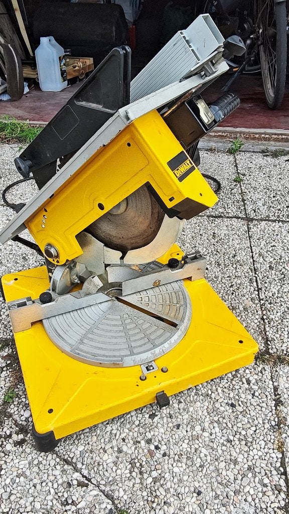 Scie à table et scie à onglets 2 en 1 Dewalt - DW710, Bricolage & Construction, Outillage | Scies mécaniques, 70 mm ou plus, Comme neuf