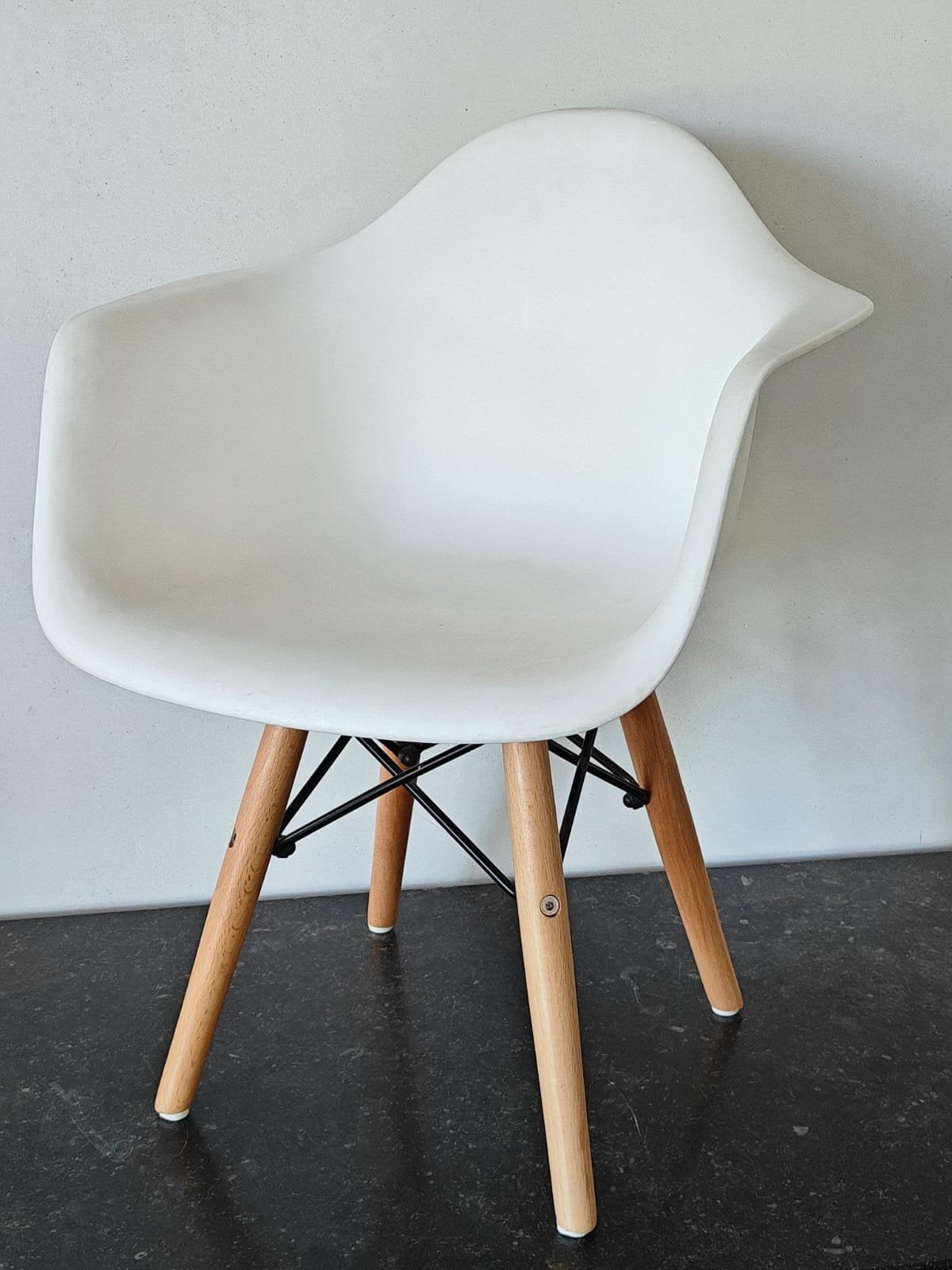 Eames kinderkuipstoel - wit/klein - kinderkamer/speelhoek, Wit, Ophalen, Zo goed als nieuw, Zitmeubel