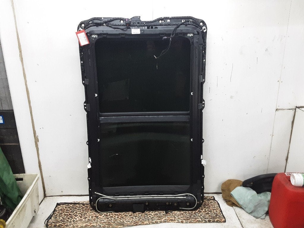 TOIT OUVRANT Volkswagen Tiguan (AD1) (5NA877041H), Volkswagen, Mevr. I. Hauben, Utilisé, Rue de l'Espoir 34 34
4030  GRIVEGNÉE, BE