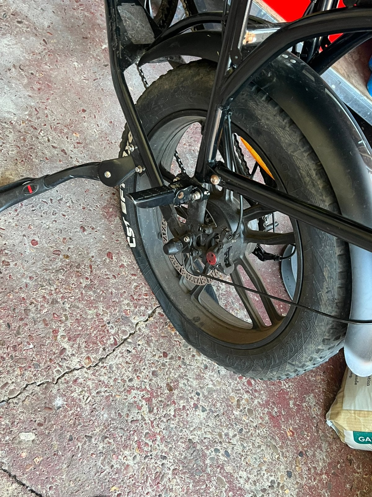 Fatbike lekke band en beschadigt, Fietsen en Brommers, Brommers | Derbi, Verzenden, Zo goed als nieuw