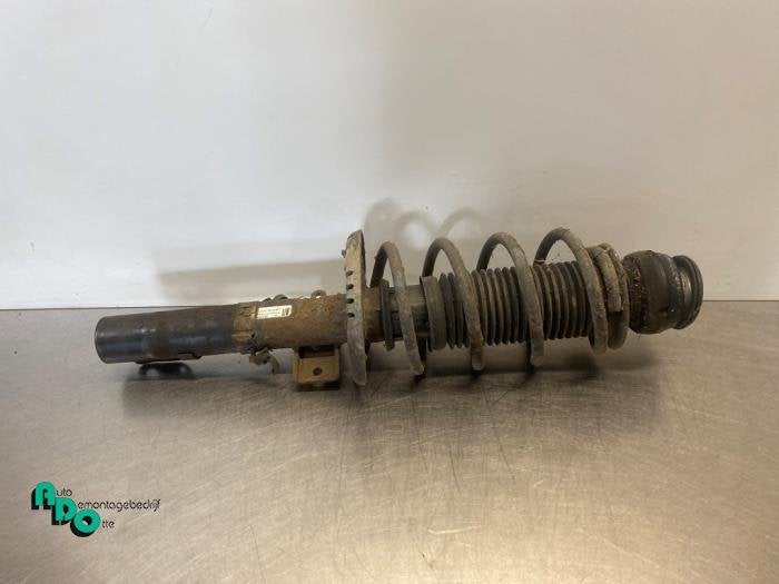 Schokdemperpoot links-voor van een Skoda Fabia (Fabia 08-), Gebruikt, -, -, Ophalen of Verzenden