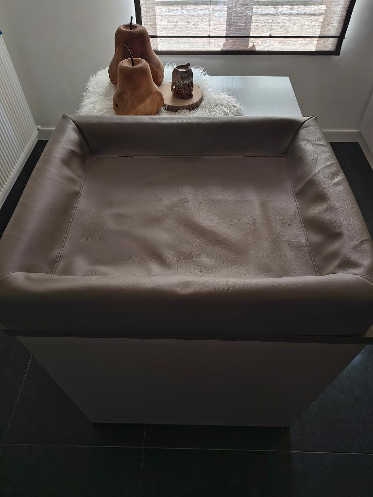 Bia bed leather, Dieren en Toebehoren, Ophalen, Zo goed als nieuw, Leer