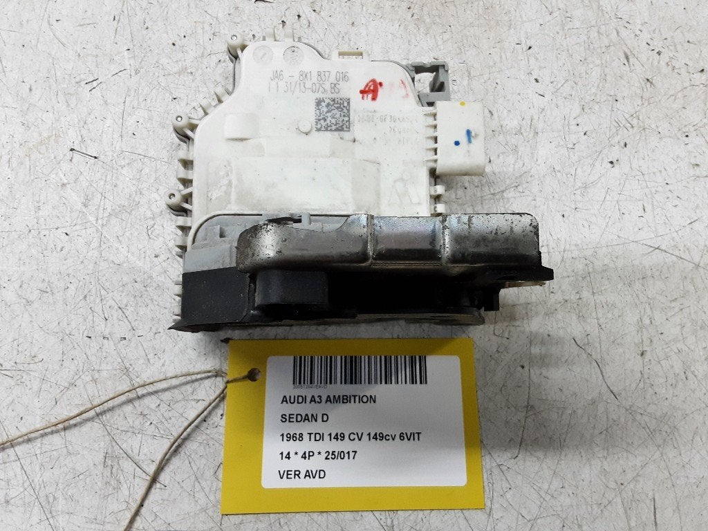 SERRURE DE PORTE AVANT DROITE Audi A3 Limousine (8VS / 8VM), Autos : Pièces & Accessoires, Auto-Union-Straße  1,
85057  Ingolstadt, DE