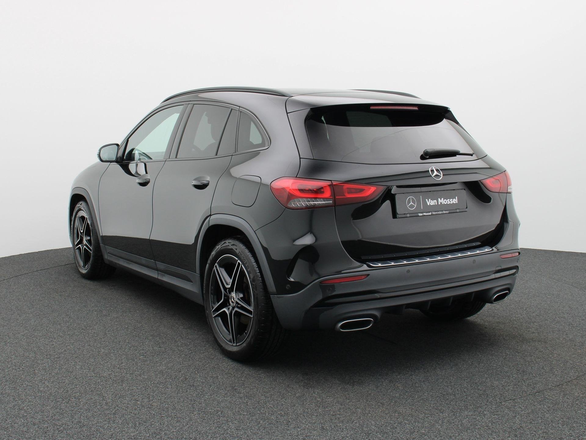 Mercedes-Benz GLA 180 AMG Line + NIGHTPAKKET + SENSOREN + CA, Autos, Mercedes-Benz, 100 kW, 1332 cm³, Achat, Entreprise