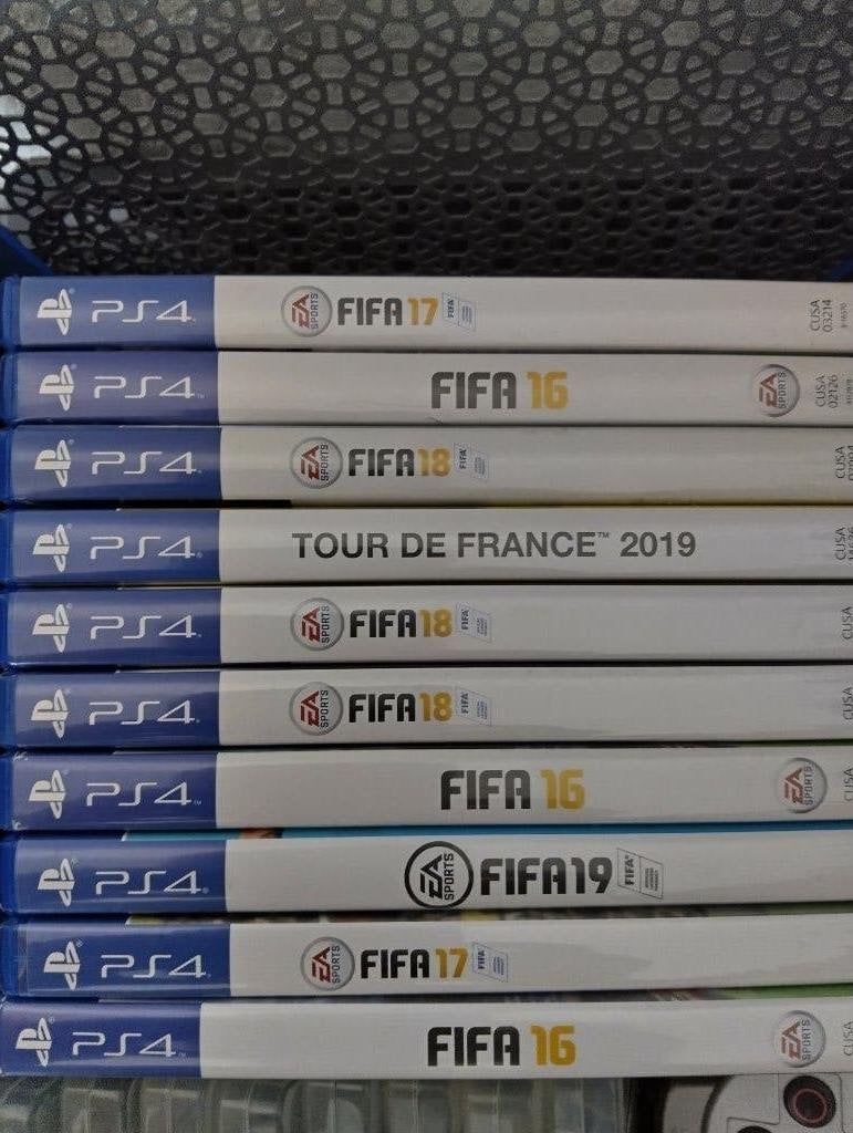 FIFA ps4, Ophalen of Verzenden, Zo goed als nieuw, Sport, Vanaf 7 jaar